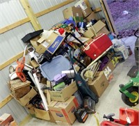 Large Miscellaneous garage lot: cooler vacuum