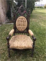ANTIQUE CATHEDRAL STYLY VICTORIAN CHAIR