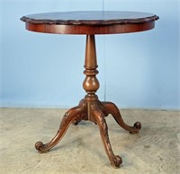 French Style Walnut Lamp Table W/ Scalloped Edge