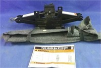 Scissor jack for truck, super crew & super cab