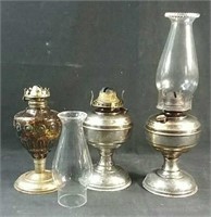 3 oil lamps & extra chimney