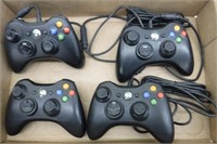 4 Xbox Controllers - 1 Wireless