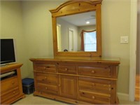 Four Piece Pine Bedroom Suite by Broyhill: Dresser