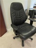 Black Adjusting Office Chair