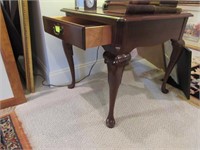 Queen Anne One Drawer End Table, Mahogany Finish
