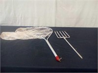 Fishing net and ice fishing 4-tine spear