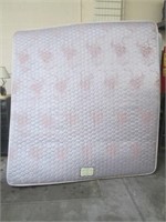 King Sealy Posturepedic Mattress & Box Spring