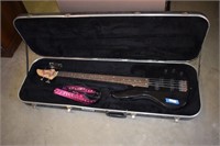 Yamaha Rbx 170 Guitar in Case w/ Cord