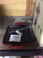 1 LOT 2 GRILL PANS