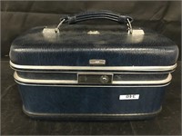 Vintage airway travel luggage-excellent