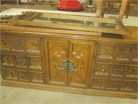 Vintage Chest Of Drawers W/Two Tall Mirrors