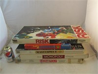 5 jeux de société vintage dont 2 Monopoly et Risk