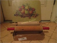 2 wooden rolling pins, cutting board