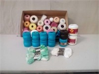 Lot of yarn / thread
