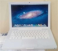 Apple 13" MacBook