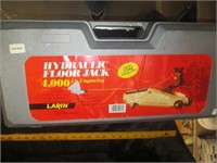 4,000 lb Hydraulic Floor Jack In Carry Case