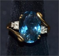 14K Gold Diamond & Topaz Lady's Ring