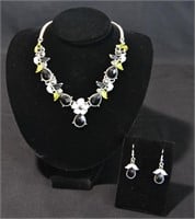 Fashion Collar Necklace With Matching Earrings