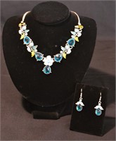 Fashion Collar Necklace With Matching Earrings