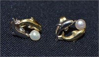 14k Gold Earrings With Dolphins & Pearls