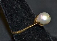 14K Gold & Fresh Water Pearl lady's Ring