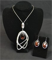 Fashion Pendant Necklace With Matching Earrings