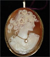 14 kt yellow gold cameo pendent and Antique