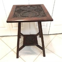 Gorgeous vintage wooden square shape end table