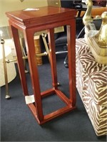 Pedestal Table Red