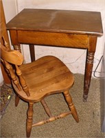 Small Vtg Wood Table & Chair