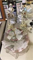 Pink & frosted glass stand, 2 glass lamps, 2