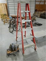 6 foot Louisville fiberglass ladder 300 pound