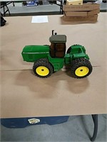John Deere 8870 tractor