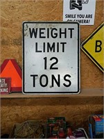 Weight limit sign.