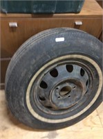 L75-15 tire and rim