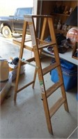 5ft Wooden Step ladder