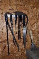 Pry bar set, hammer, cross cut knife, scraper