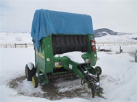 JOHN DEERE 567 ROUND BALER-MEGAWIDE