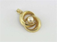 9ct yellow gold & Japanese Akoya pearl pendant