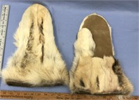 Pair of wolf hide mittens           (j 108)