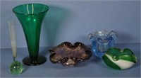 Five various coloured art glass items