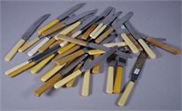 Quantity vintage bone handled cutlery