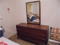Lane Dresser with Mirror