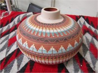 Navajo pottery by Tannia Smith 5.5" tall