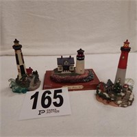 2 LIGHT HOUSE FIGURINES 5 IN