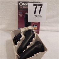 NORELCO DOUBLE ACTION RAZOR STILL IN PACKAGE