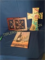 Group of wall decor items 4 items