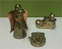 Brass Lot Includes Padlock, Cat In A Boot &