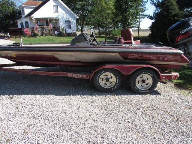 1998 20' Skeeter Ski / Fish Boat w/ Trailer