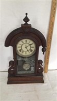 Mantel clock Marked Waterbury Clock Co.